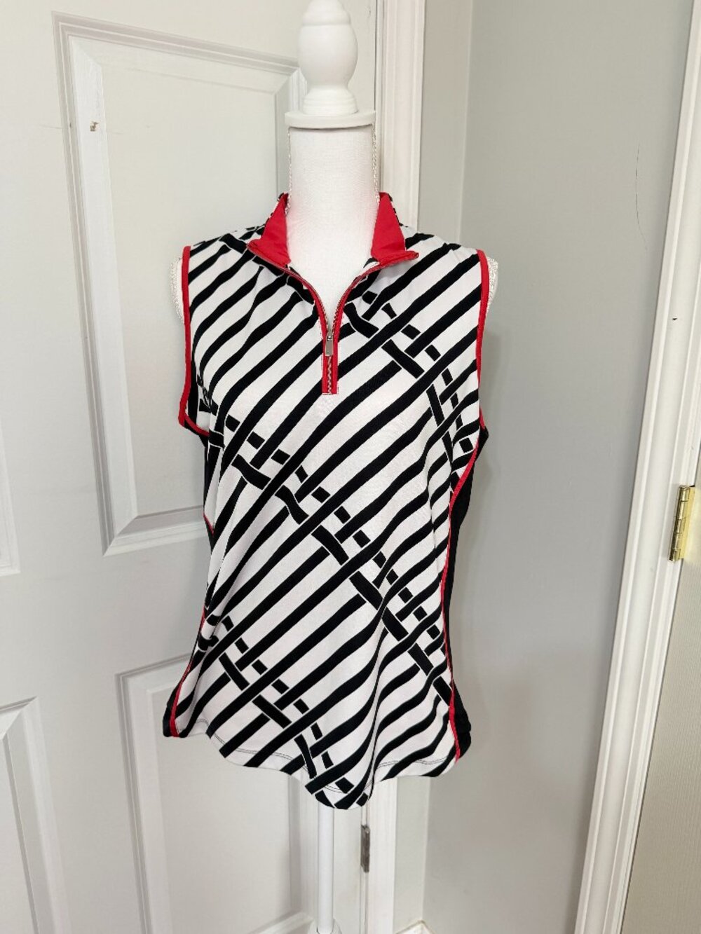 Tail Activewear Women's Large Sleeveless Golf Top Black White Geometric Print 1/